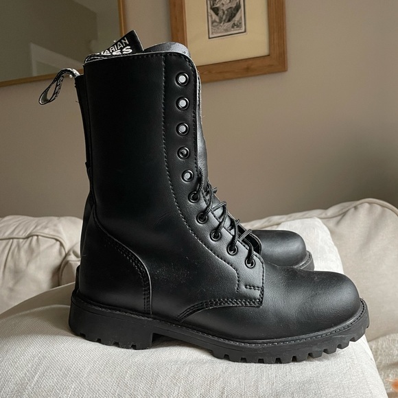 Vegetarian Shoes Combat Boot - Picture 6 of 9